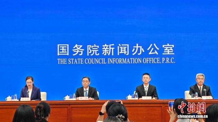 央行:人民币汇率预计会继续双向波动